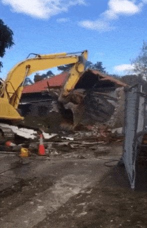 Sreća u nesreći: Radnika su zamolili da makne nešto s gradilišta, a onda je bager počeo štrajkati