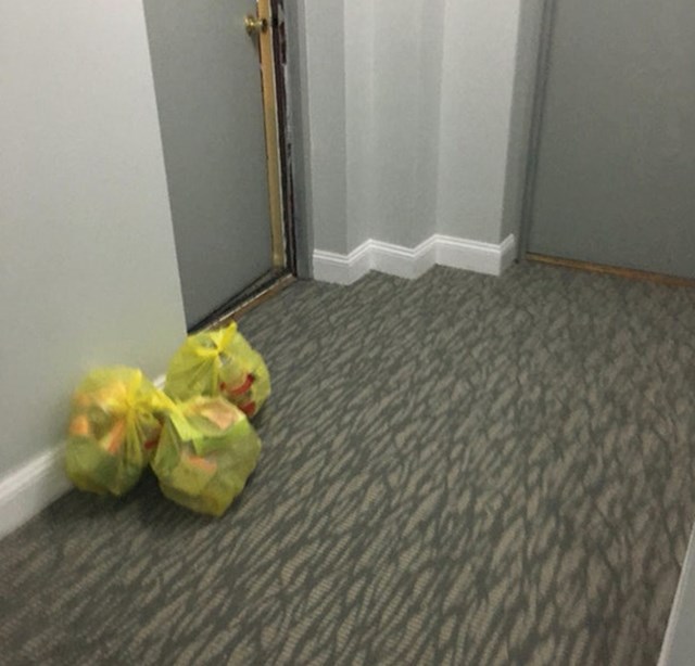 "Naš susjed slaže vrećice smeća u hodniku zgrade jer nema volje prošetati do kontejnera. Iznese ih tek kad ga drugi počnu napadati zbog smrada."
