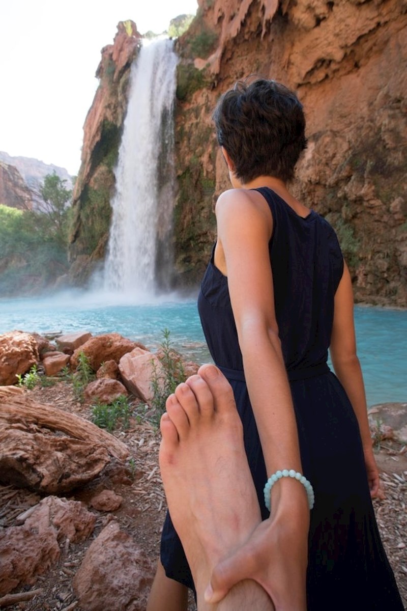 Trebao joj je dati ruku, ali...