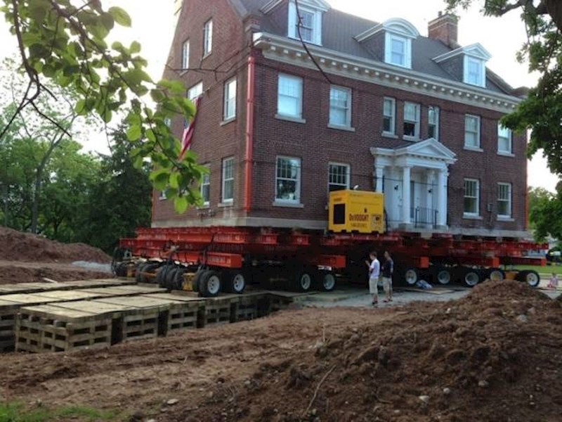 Netko je selio čitavu kuću!