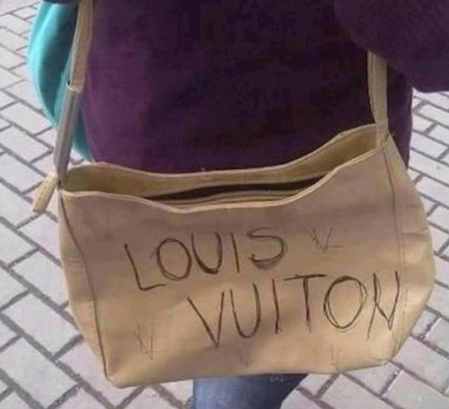Nitko ne zna da je njena Louis Vuitton torbica zapravo fejk... ;)