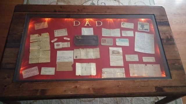 "Našao sam novčanik izgubljen 1963. godine. Trebalo mi je 15 godina da nađem vlasnika, no onda sam saznao da je nedavno umro. Evo što je njegova obitelj napravila sa stvarima koje su bile u novčaniku."