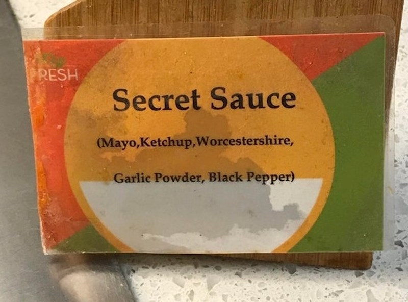 Tajni umak nije pretjerano tajan jer na pakovanju pišu svi sastojci.