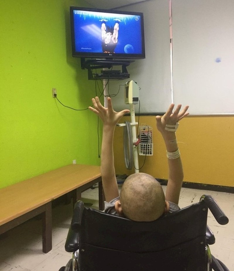 Ono kad pomažeš svom junaku da spasi svijet...