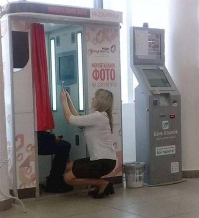 Ova kabina je za izradu fotografija, ali ne na ovaj način. Nešto su krivo shvatili...