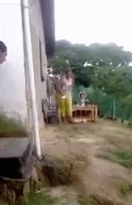 Evo zbog čega nije dobro plašiti ljude, pogotovo ne na neočekivanim mjestima