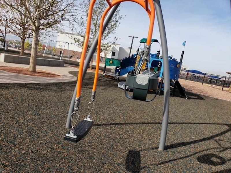 Ova ljuljačka je i za djecu i za roditelje.