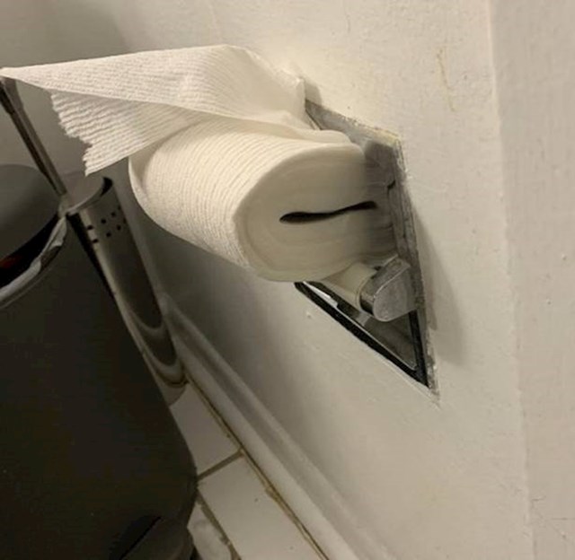 "Nisam znao što da mislim kad sam vidio kako je cimer promijenio WC papir."