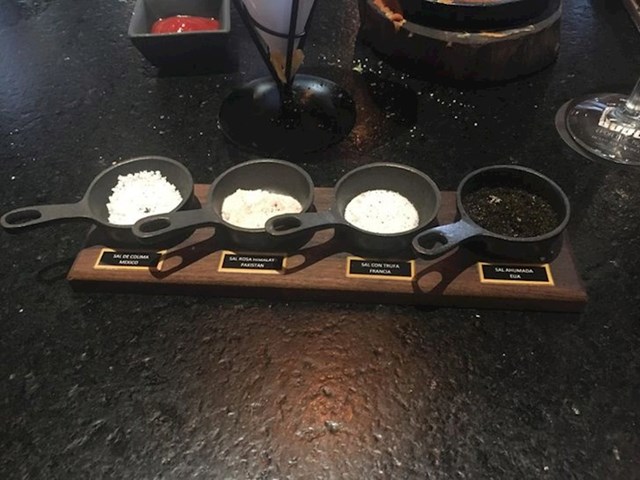"Zamolila sam konobara da nam donese sol. Donio nam je 4 različite vrste."