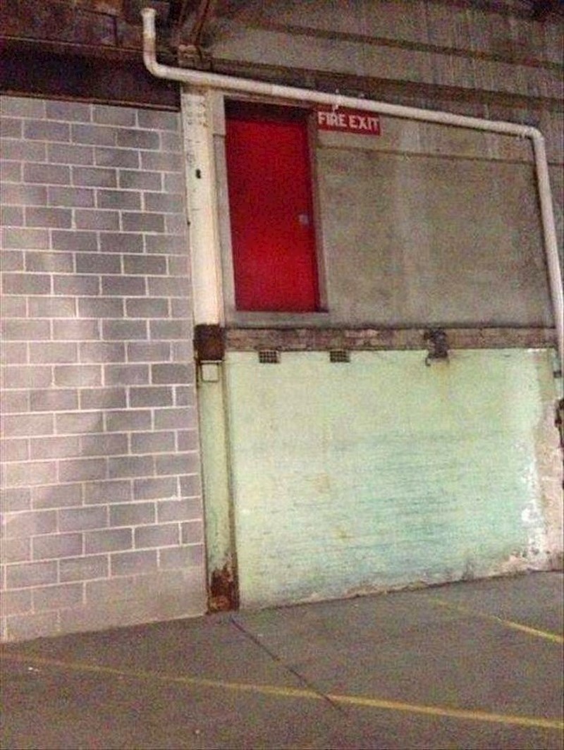 U slučaju požara, slomit ćete ruke i noge.