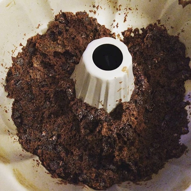 Kolač joj nije ispao dobro.