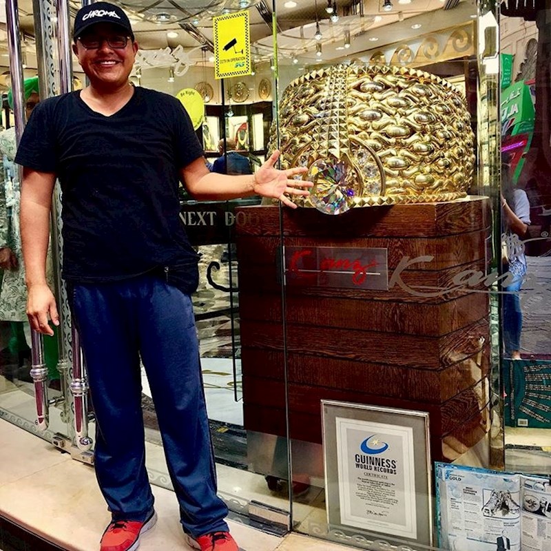 U Dubaiju se nalazi najveći zlatni prsten na svijetu.