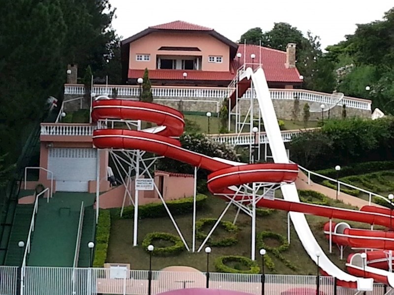 Svi žele biti njihovi prijatelji.