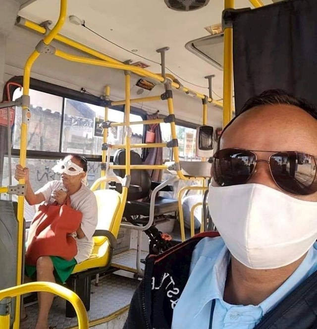 Žena je nasmijala putnike u tramvaju, skroz je krivo razumjela obvezu nošenja maske pogledajte što je nasmijalo ostale putnike: