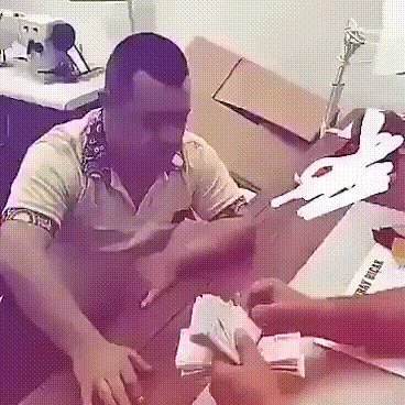 Ovi likovi se savršeno nadopunjuju: Jedan od njih broji lovu, drugi ima poseban zadatak...