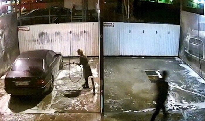 Išla je oprati auto, a onda je nadzorna kamera snimila što joj se dogodilo