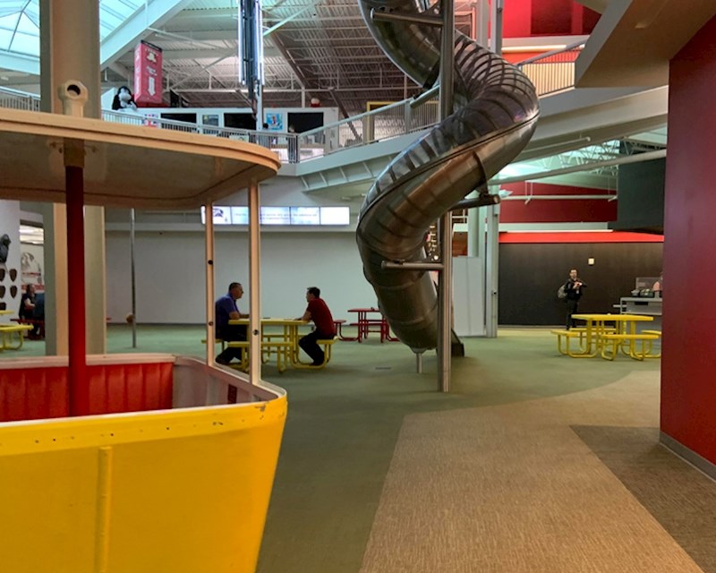 "Tvrtka za koju radim je stari shopping centar pretvorila u zgradu s uredima."