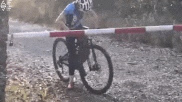 BICIKLISTI I RAMPA Ovo će vam na jednostavan način pokazati što znači inteligencija i snalažljivost