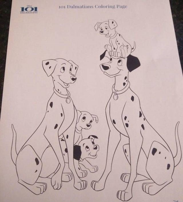 Dijete je dobilo list na kojem je trebalo koristiti bojice i obojiti likove iz crtića. Na slici su bili psi koji su i inače crno-bijeli.
