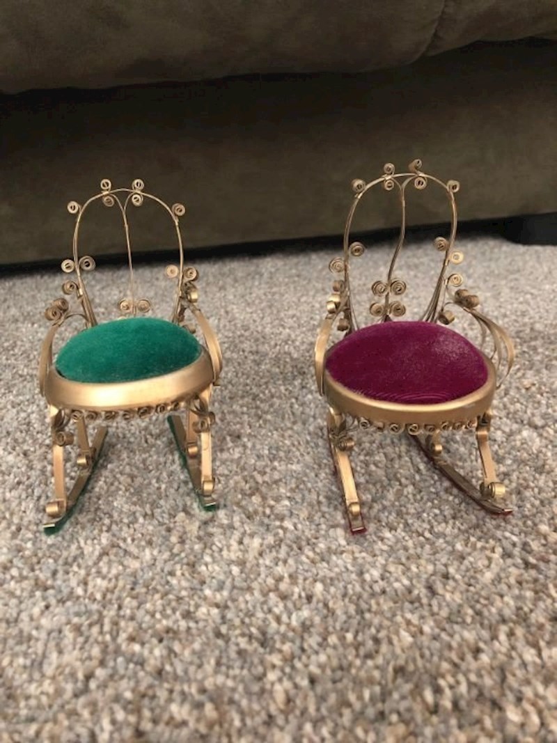 "Moja baka je od limenki napravila prekrasne stolice za lutke."