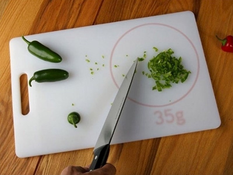 Daska za rezanje s ugrađenom digitalnom vagom