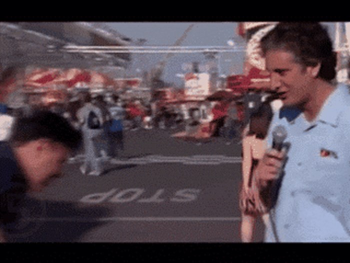 Intervju koji je sve uništio: TV reporter muškarcu pred kamerama srušio ledenu skulpturu 