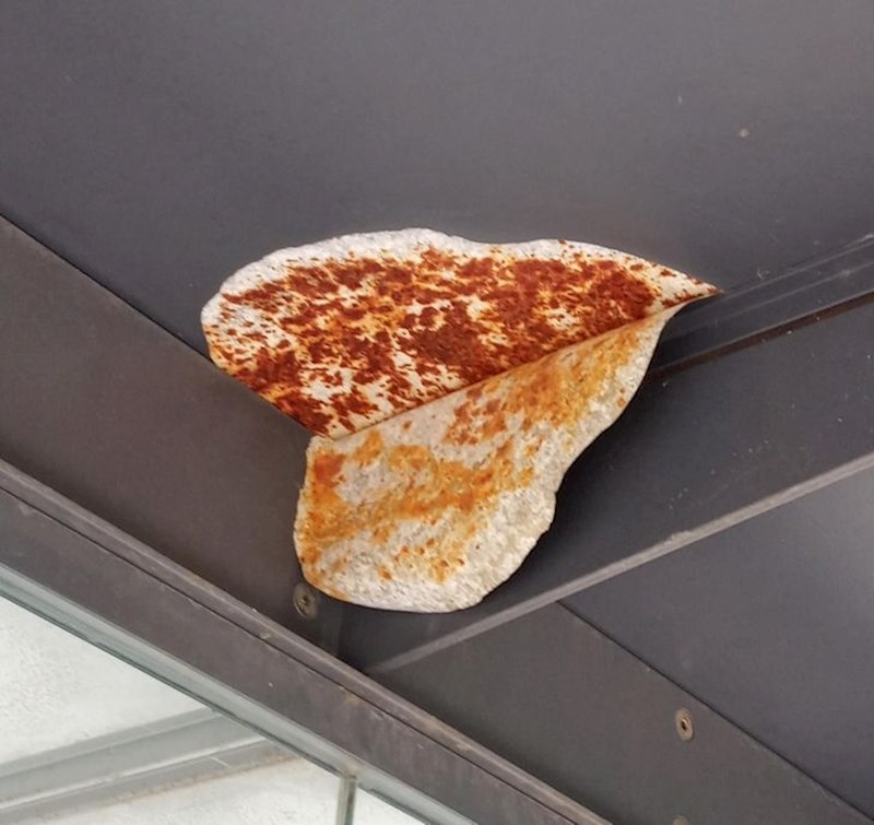 "Ovaj zahrđali metalni sloj izgleda kao tortilja."