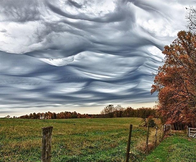 Ovi oblaci izgledaju kao da su fotošopirani.