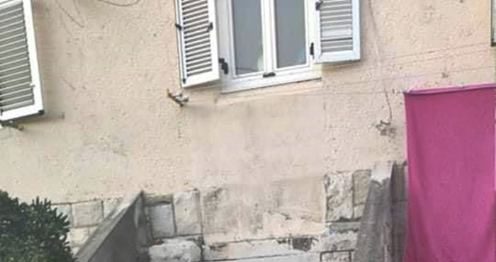 Netko je u Dalmaciji napravio vlastitu "turističku atrakciju" te nasmijao prolaznike