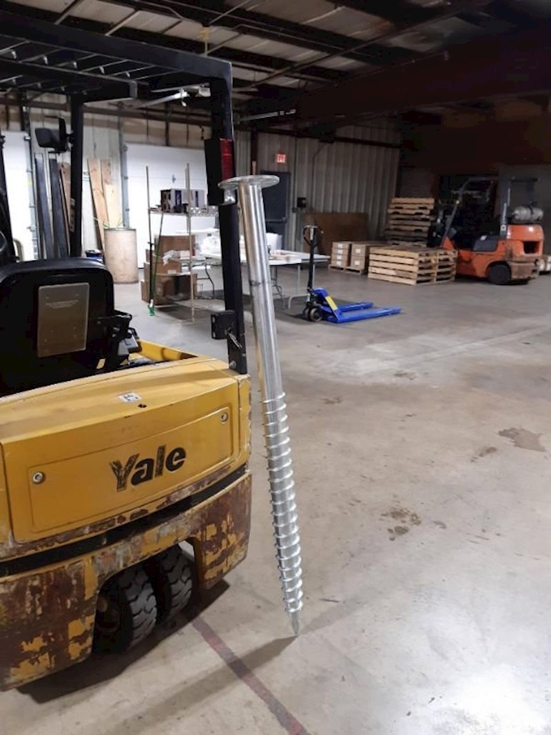 "Danas smo na poslu dobili divovske vijke za montiranje solarnih panela."