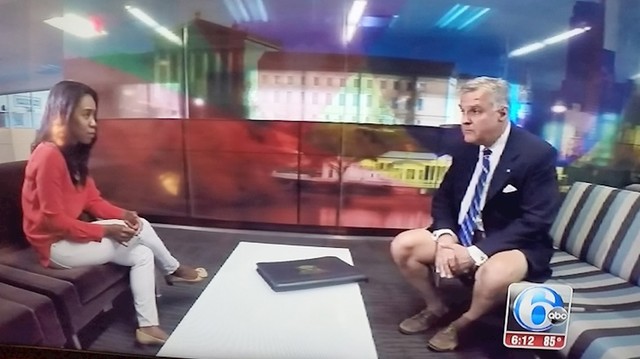 Nije znao da će ga snimati više kamera.