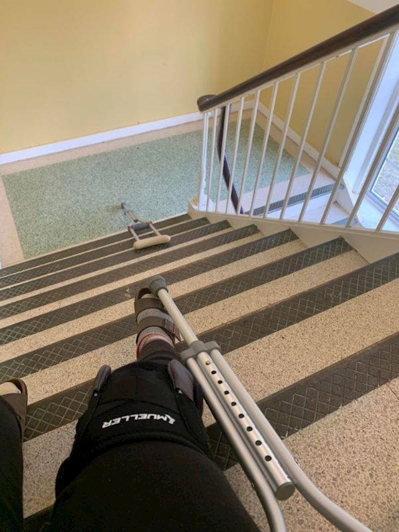 "Halo? Može pomoć?"