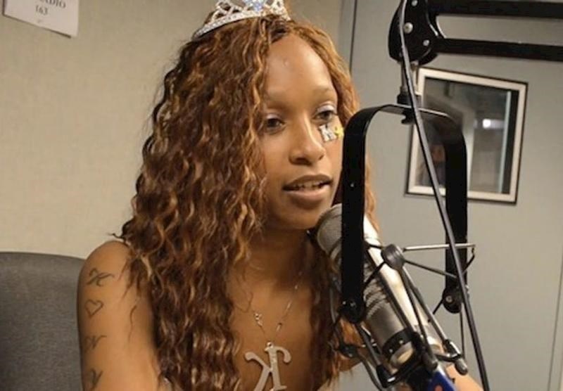 Ova žena se nekad zvala Linda Rese. Promijenila je svoje ime u "Mrs. Kanye West" (Gospođa Kanye West). Pitamo se kako je njegova Kim reagirala kad je čula za ovo.