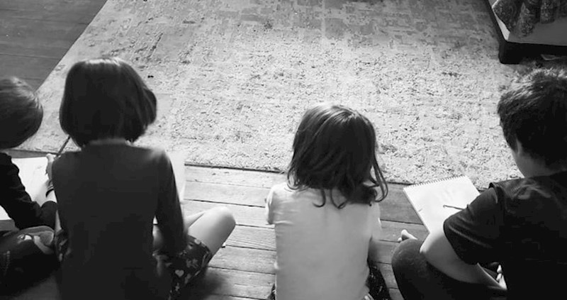 Tata je čuvao djecu dok je mama bila u shoppingu. Kad se vratila, primijetila je nešto zanimljivo