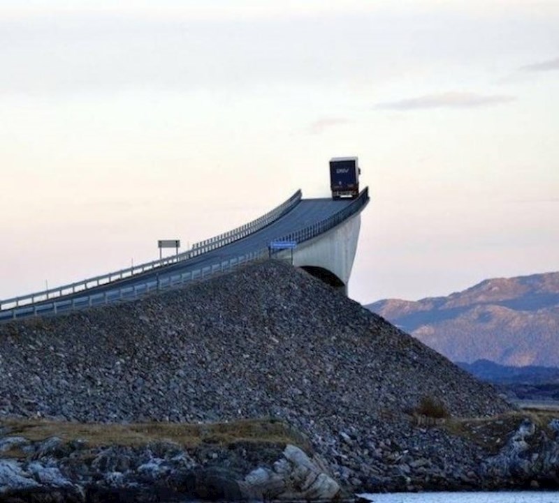 Most prema provaliji