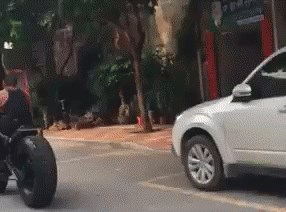 Ovaj lik se potrudio napraviti vozilo zbog kojeg je sigurno glavna faca u svom kvartu