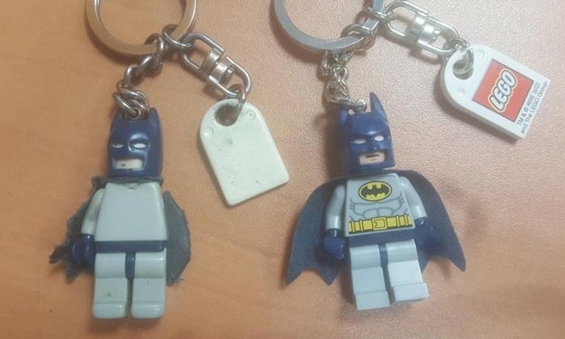 LEGO Batman privjesci - lijevi je korišten 3 godine, desni je kao nov.