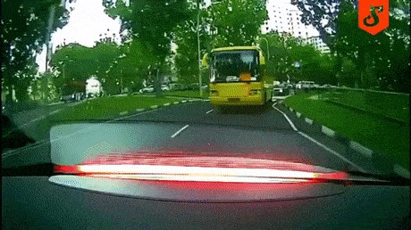 Vozač autobusa prenaglo zakočio: Da ne postoji ova snimka, ne biste povjerovali da se ovo stvarno dogodilo