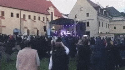 Ovakav koncert vjerojatno još niste vidjeli, umjesto tinejdžera plesale su časne sestre