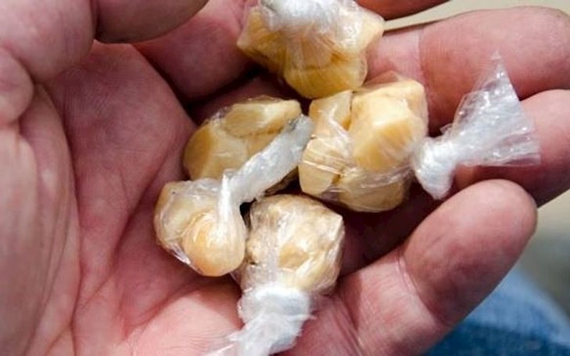 "U dvorištu sam našao kamenčiće koje je netko stavio u vrećice. Jedna osoba mi je rekla da je možda riječ o nečijem bubrežnom kamencu, no nije bila sigurna."