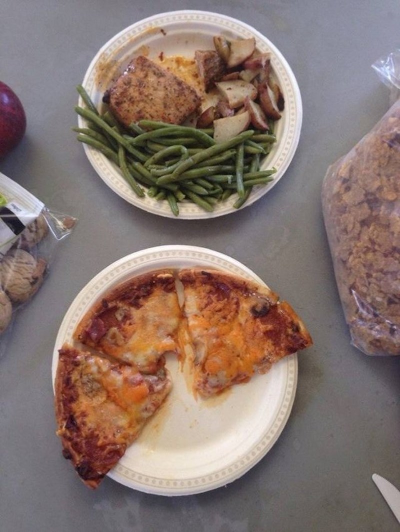 Dolje: ručak kad si slobodan / Gore: ručak kad si u braku