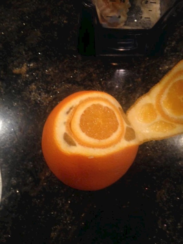 Ne vjerujete u priče s manjom narančom u većoj naranči? Evo vam još jedan dokaz!