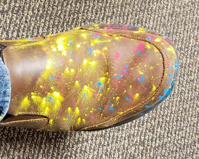 "Prolio sam toner za printer po obući, pomalo izgleda kao vatromet."