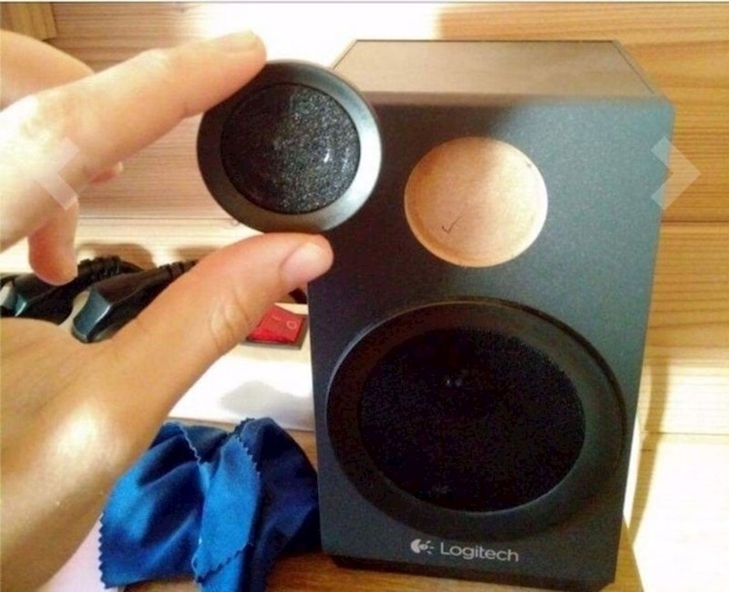 Trenutak kada je shvatio da je njegov zvučnik jedna velika prijevara (bar ovaj gornji dio)