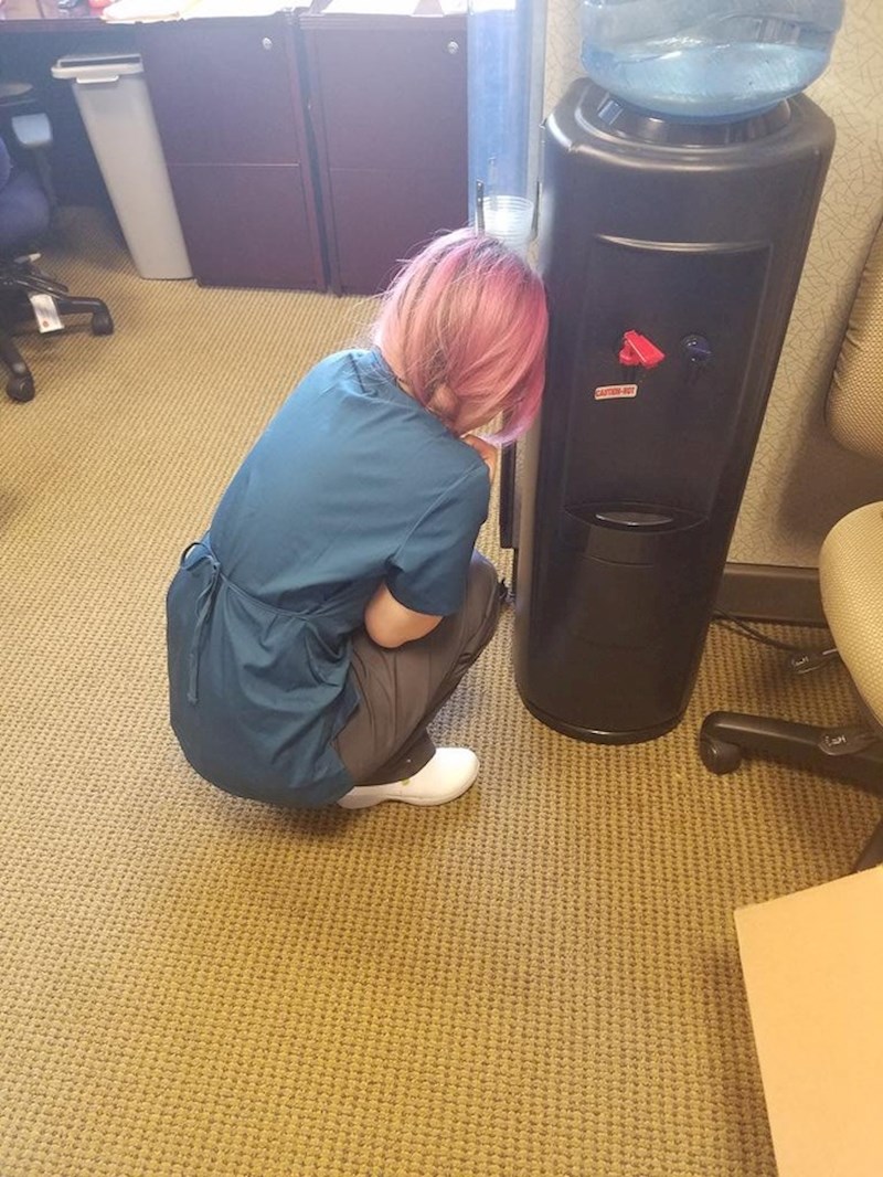 "Pitao sam drugu radnicu osjeća li se dobro, a onda sam shvatio da drijema."