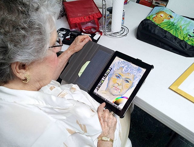 "Kupio sam svojoj baki iPad. Ima 84 godine i nikad nije imala tablet, htjela je jedan kako bi se mogla baviti 'umjetnošću'. Skinuo sam joj aplikaciju i ostavio je samu pola sata. Evo što sam vidio kad sam se vratio."