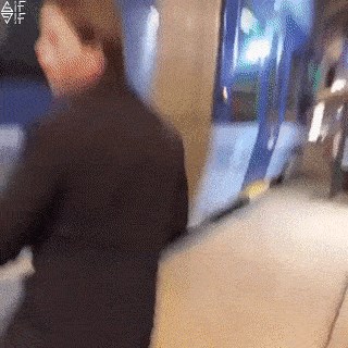 Lik se htio uhvatiti za tramvaj i uživati u vožnji bez karte, no sudbina mu to nije dopustila