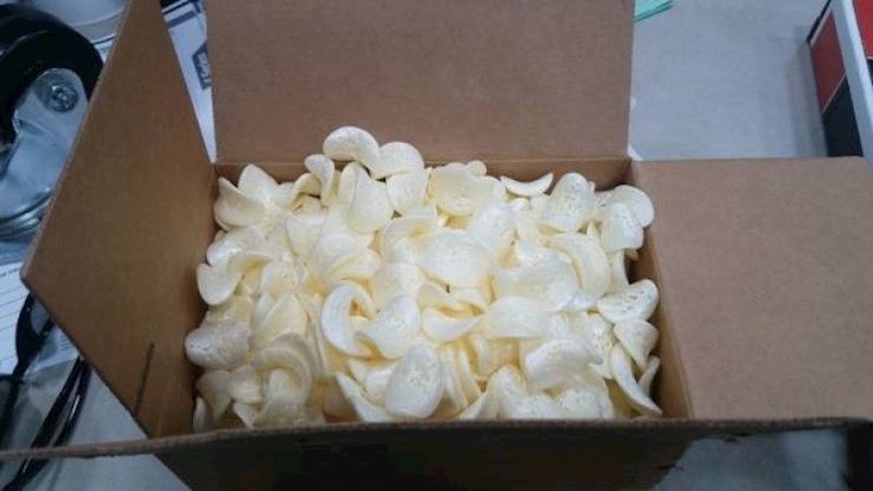 Stiropor koji izgleda kao čips