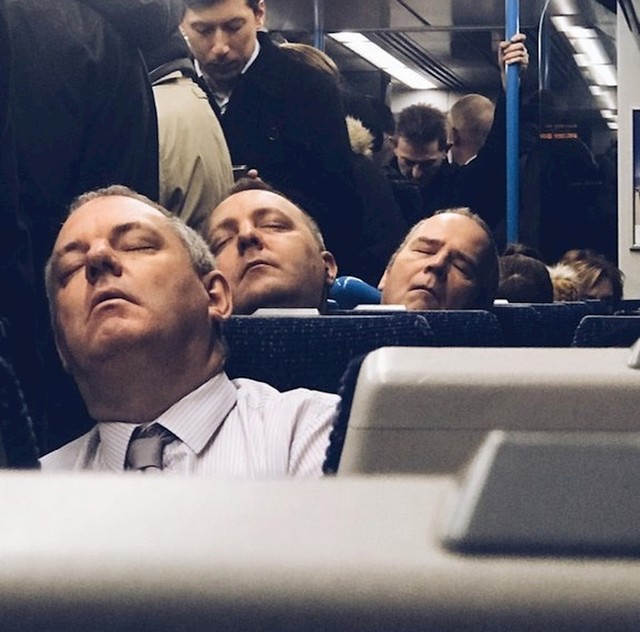 Zanimljiva slučajnost snimljena u javnom prijevozu...