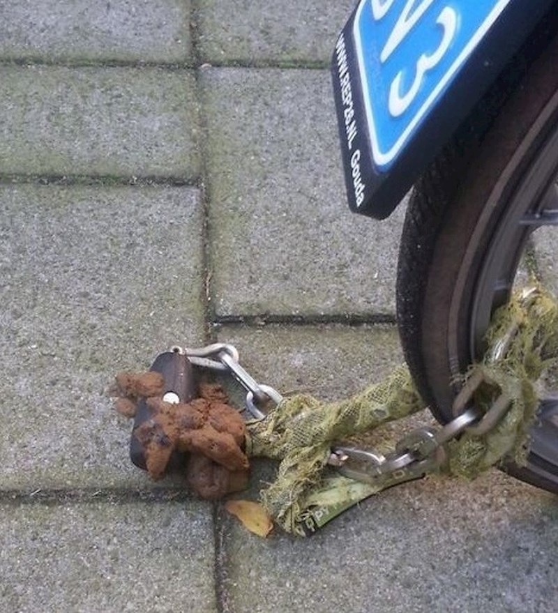 Kako će sad otključati lokot?